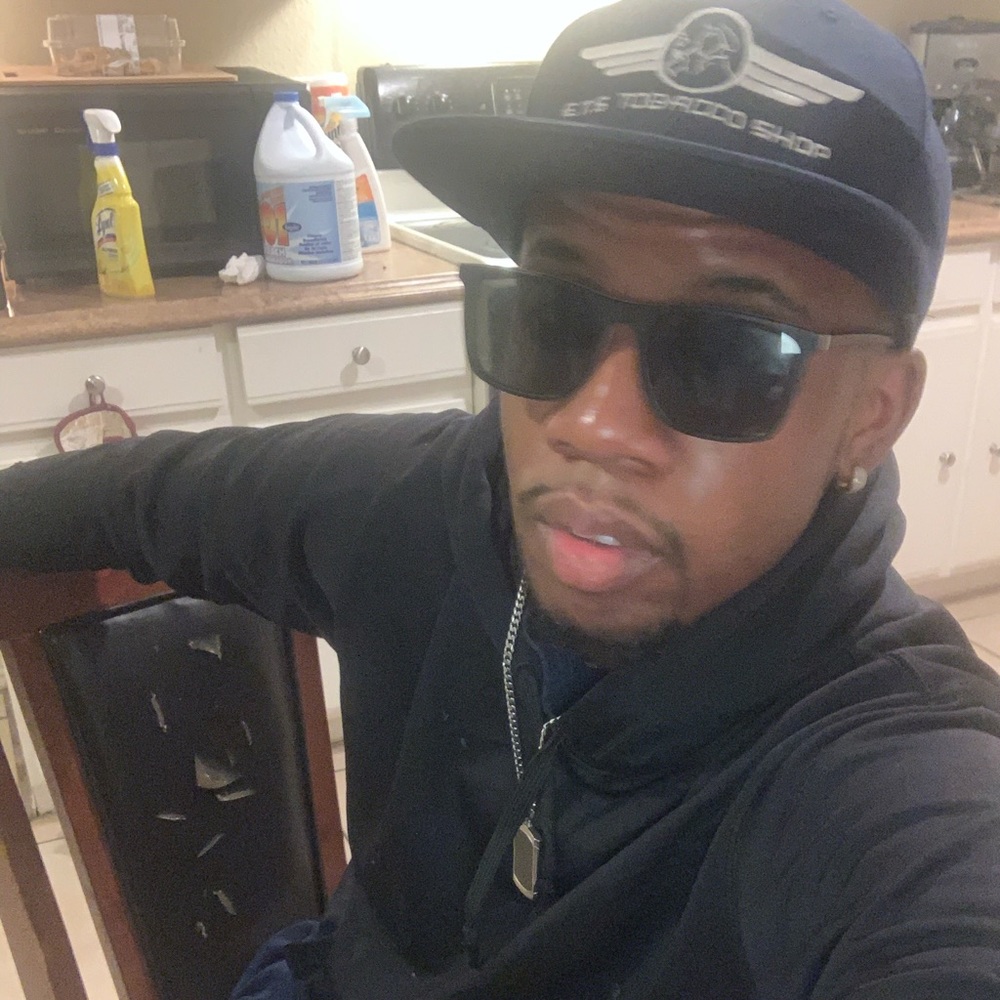 Meet your Posher, Dontaè